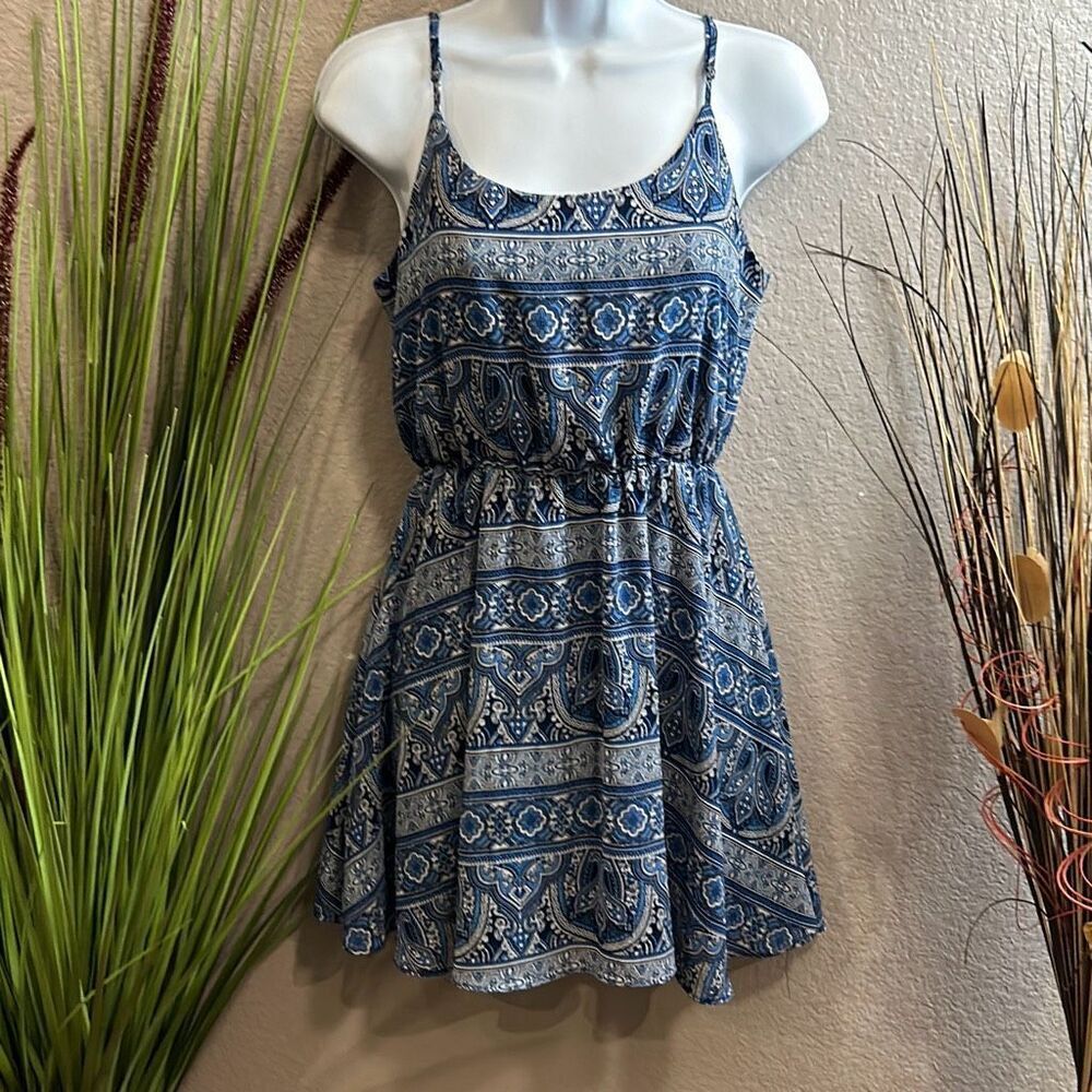 #54 Forever 21 sleeveless printed mini dress juniors size small